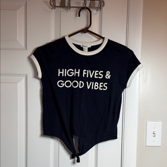 Forever 21 Tops - Forever 21 Top with front tie